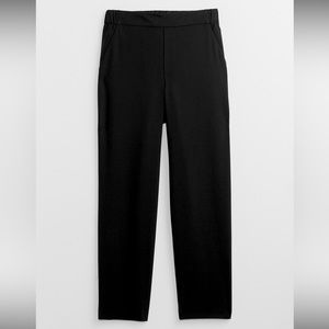 NWT GAP Factory Mid Rose Crepe East Pant in BLACK